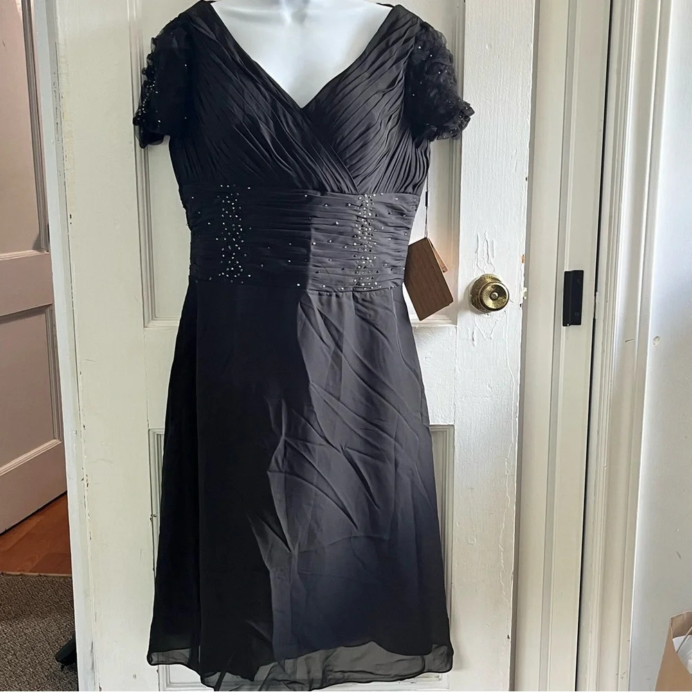 Womens Black Size 16 Short Sleeve Below Knee Rhinestone Dress  NWT whimsygoth